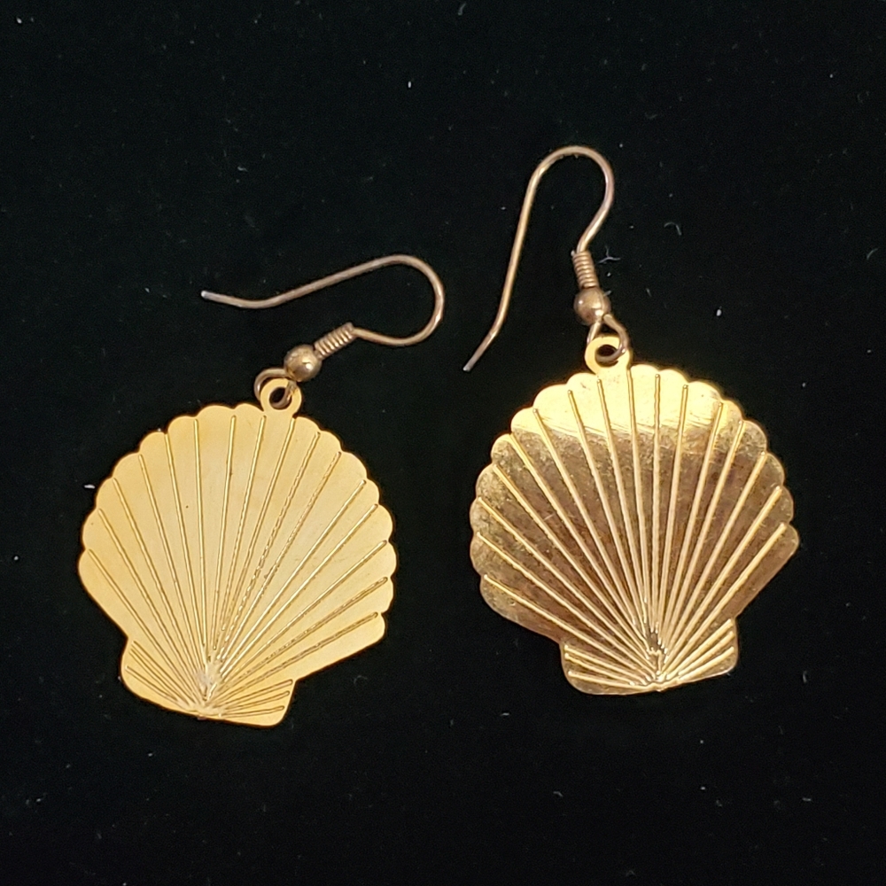 Vintage 70s/80s Flat Metal Etched Shell Earrings